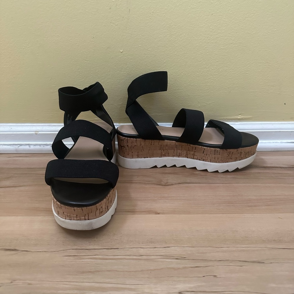 Madden Girl Black Platform Strappy Sandals Gem